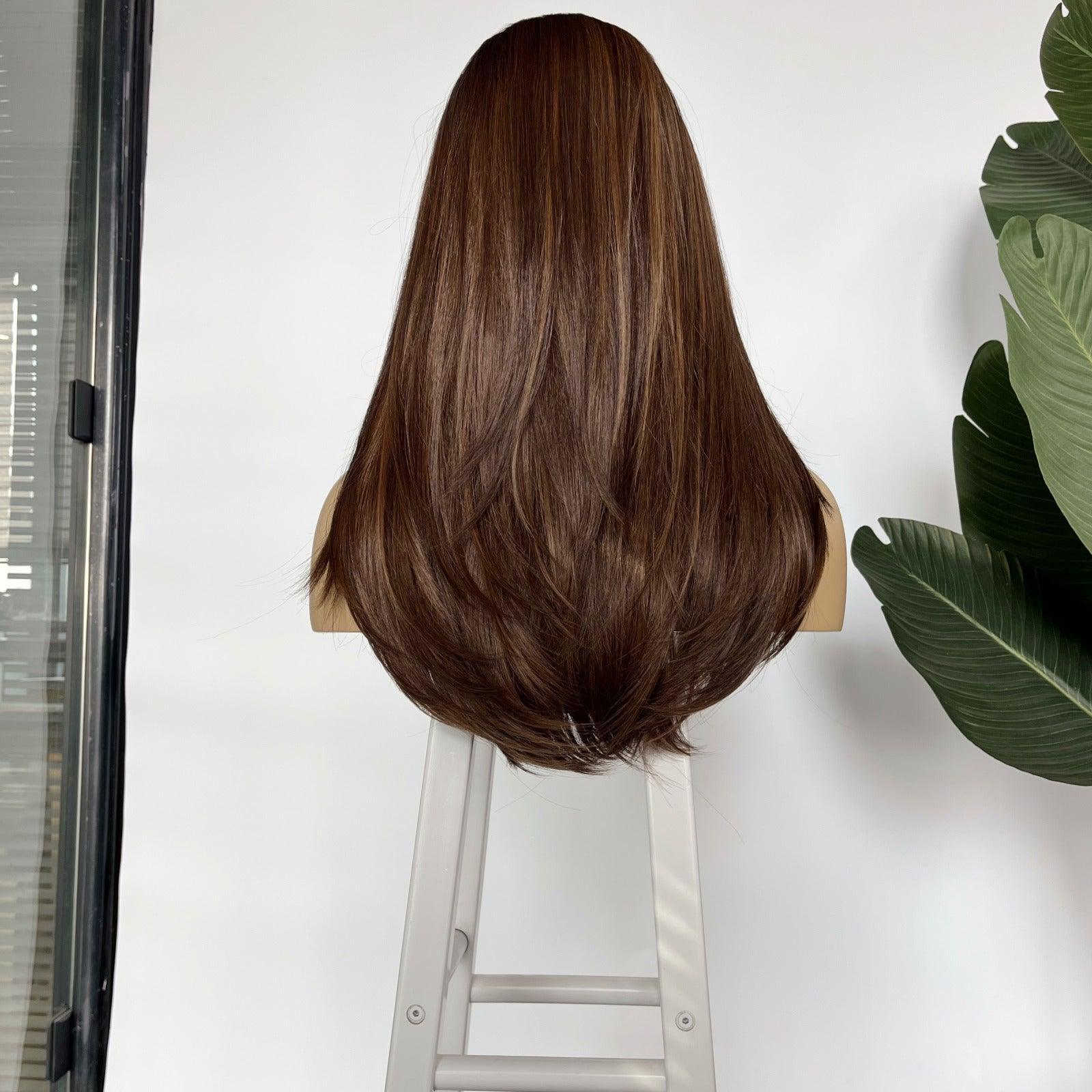 Perika - Proteinsko vlakno - ombre smedja, uvijena 65cm 3 perika-proteinsko-vlakno-ombre-smedja-uvijena-eynna-human-hair-3.jpg