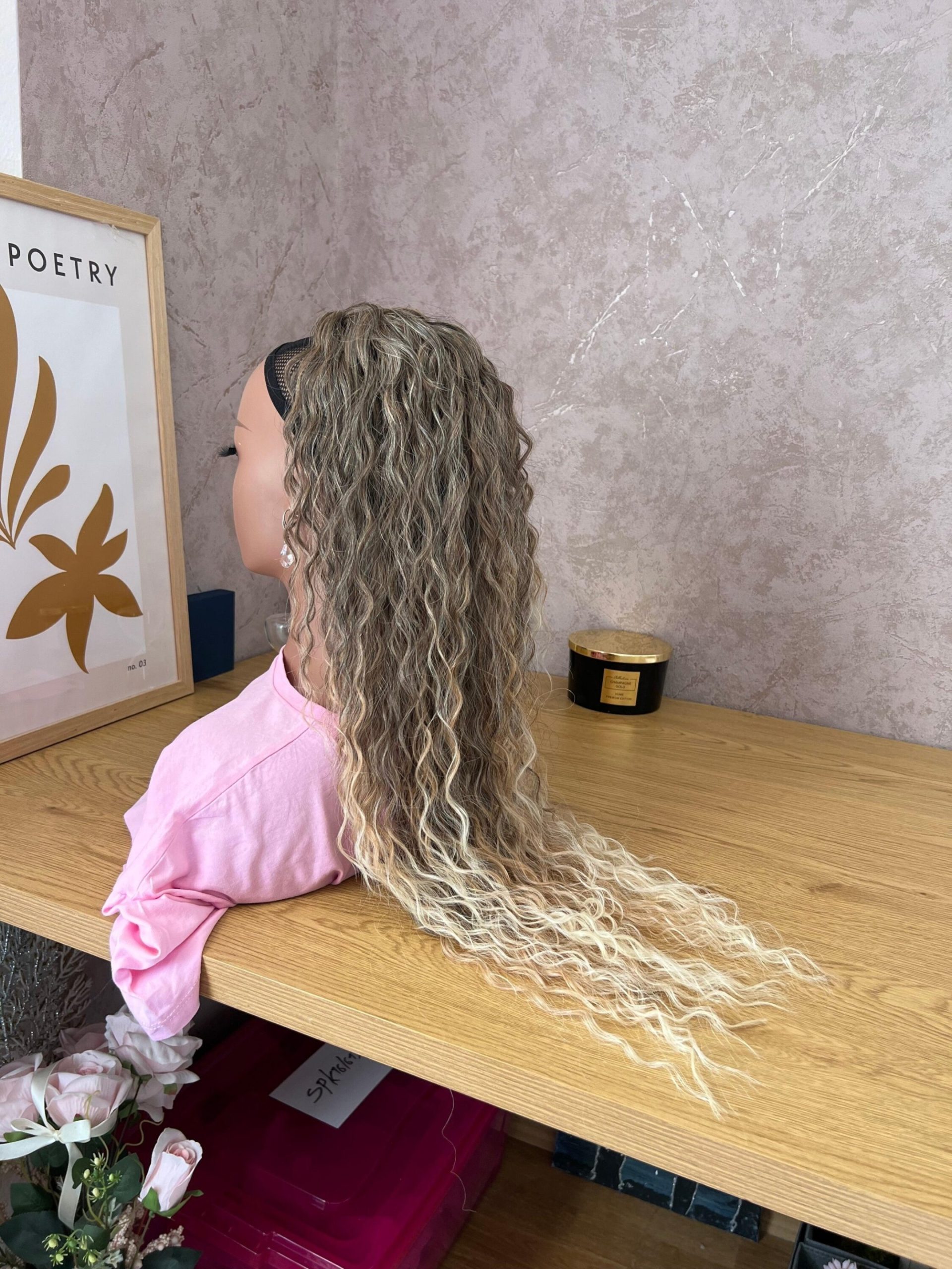 Rep za kosu - Ombre pepeljasti, kovrdjavi - 75cm - Premium kvalitet 7 rep-za-kosu-ombre-pepeljasti-kovrdjavi-75cm-eynna-human-hair-8-scaled-1.jpg