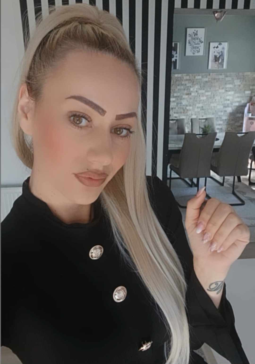 Rep za kosu – Ombre Ash Blonde – Ravni 75cm - Umjetni rep 14 Rep za kosu - Ombre ash blonde - Eynna hair Sarajevo - Umjetno vlakno (1)