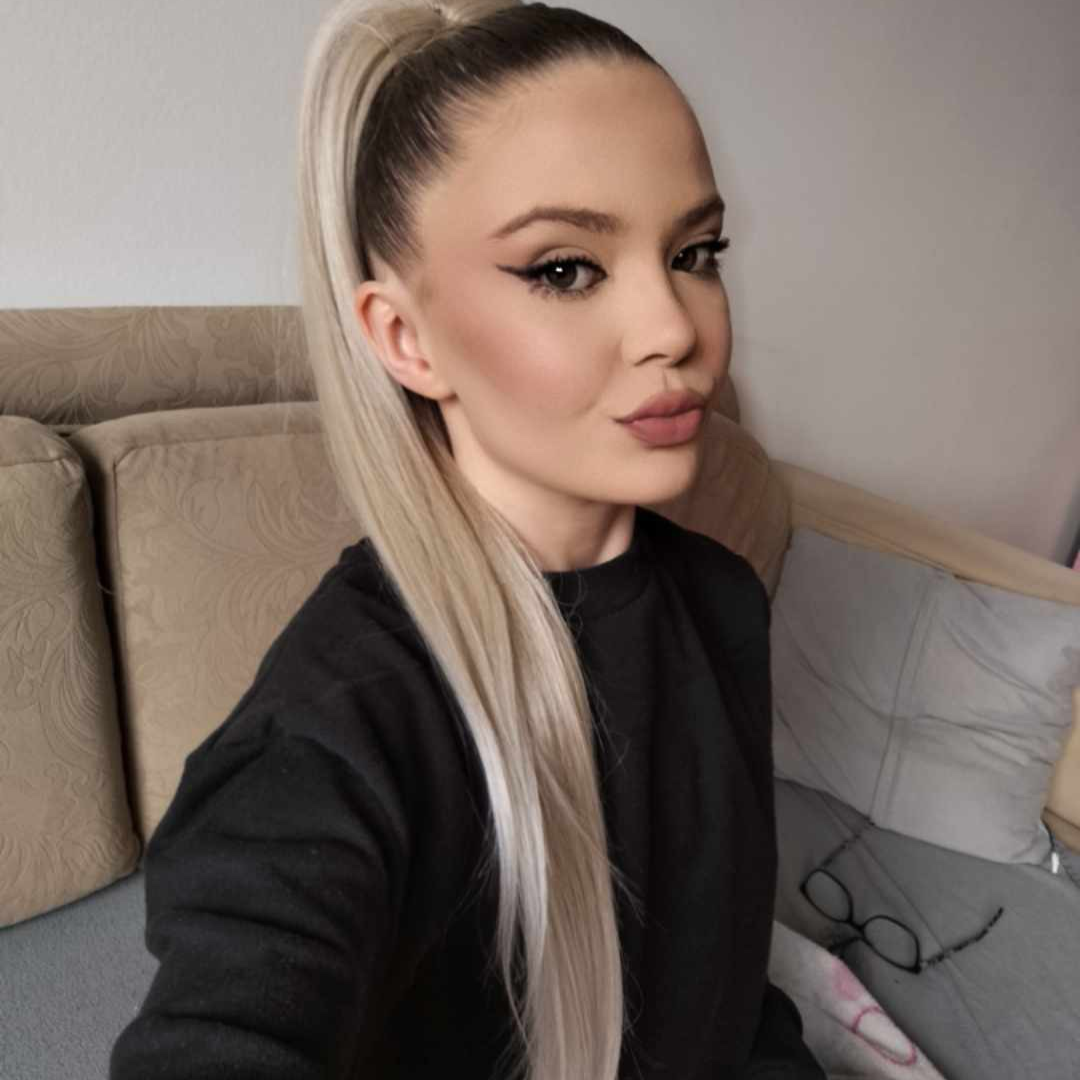 Rep za kosu – Ombre Ash Blonde – Ravni 75cm - Umjetni rep 5 Rep za kosu - Ombre ash blonde - Eynna hair Sarajevo - Umjetno vlakno (5)